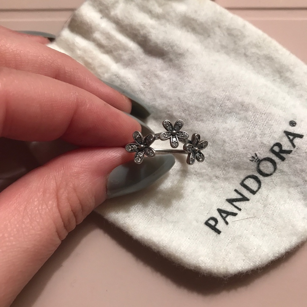 Daisy Pandora ring